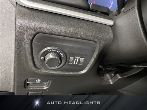 Used 2023 Jeep Grand Cherokee L Laredo AWD/4WD image 25