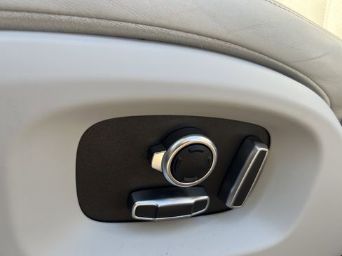 Used 2016 Land Rover Range Rover HSE image 22