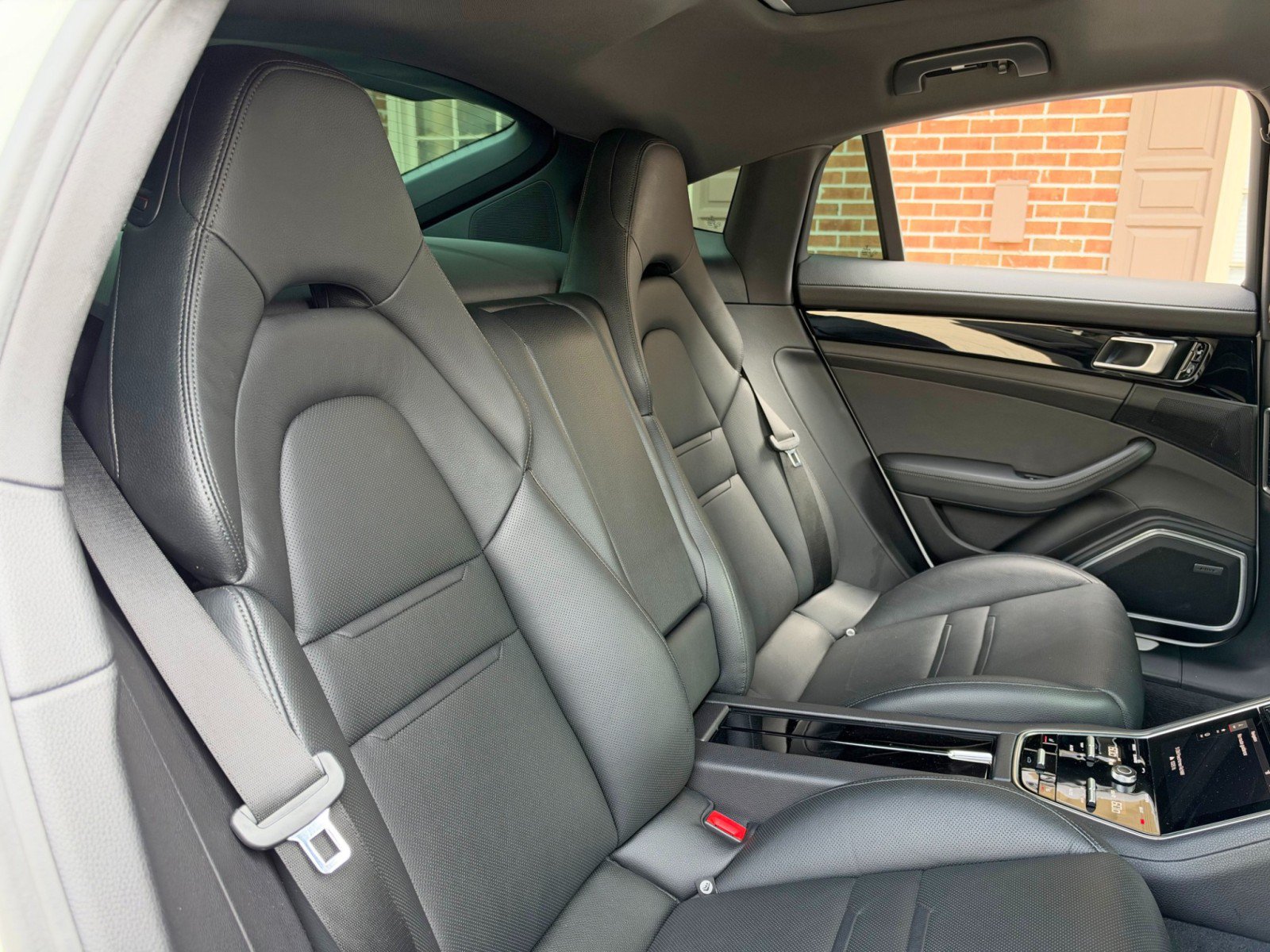 Used 2018 Porsche Panamera image 43