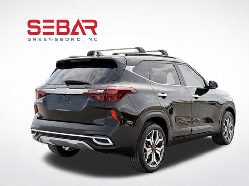 Used 2023 Kia Seltos SX w/ SX Sunroof Package AWD/4WD image 8