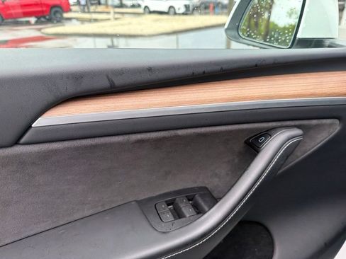 Used 2024 Tesla Model Y Long Range AWD/4WD image 16