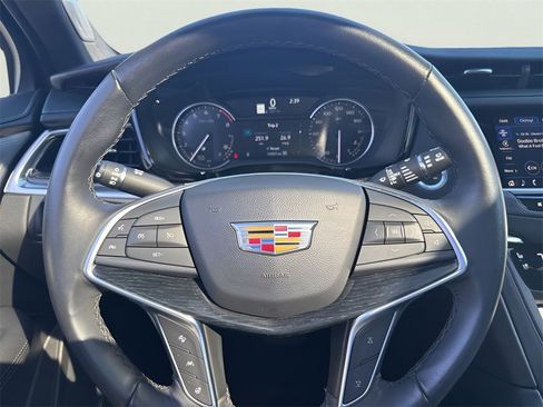 Certified 2025 Cadillac XT5 Premium Luxury image 23