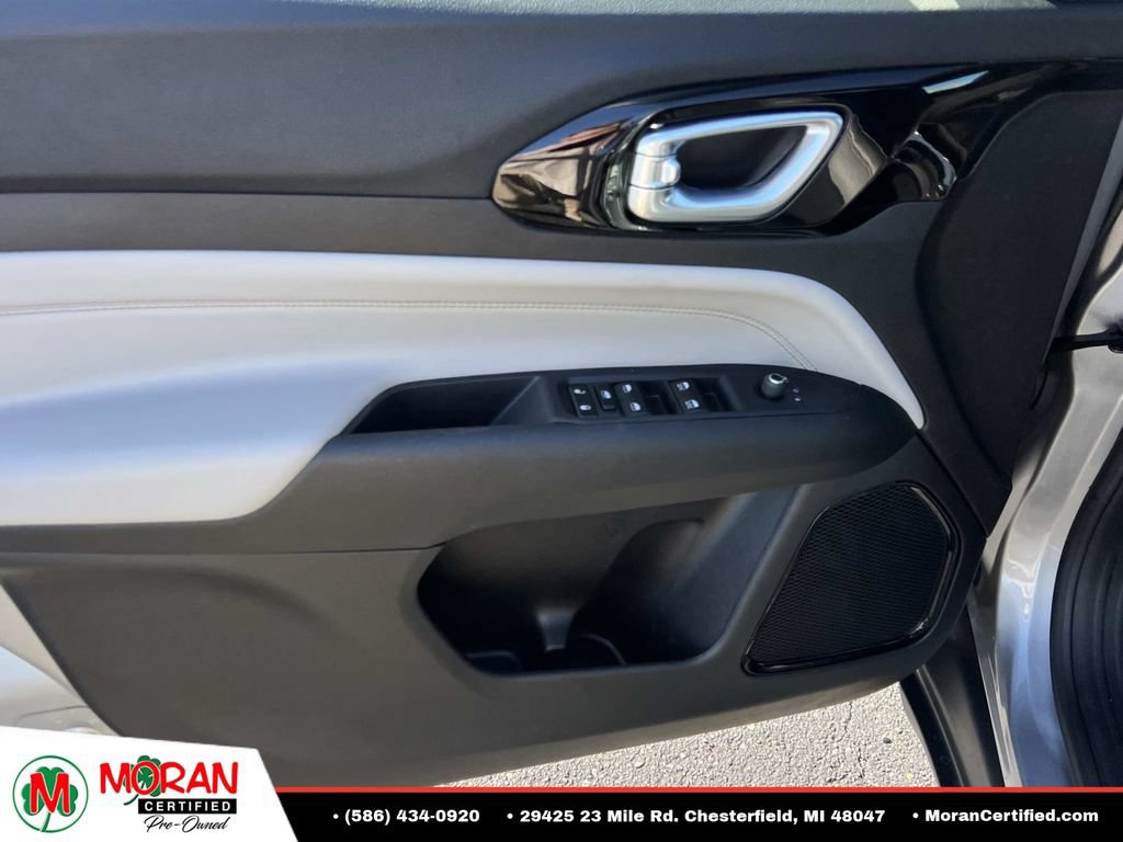 Used 2023 Jeep Compass Limited AWD/4WD image 14