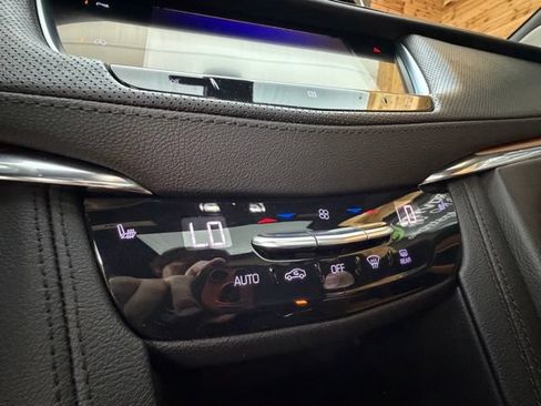 Used 2020 Cadillac XT5 Premium Luxury AWD/4WD image 27