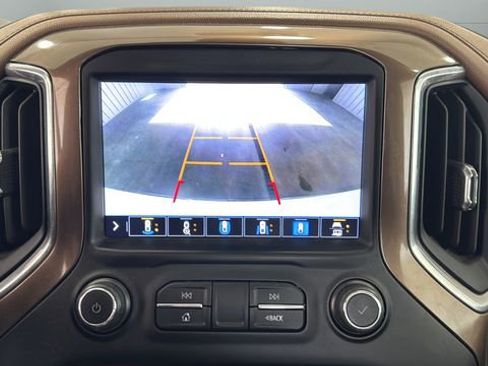 Used 2020 Chevrolet Silverado 1500 High Country w/ Technology Package image 10