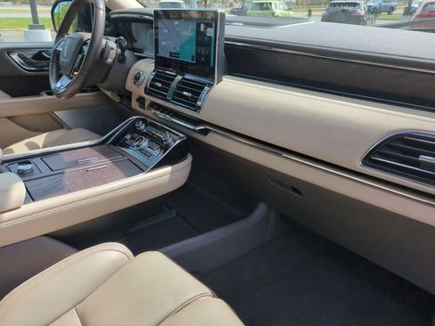 Used 2023 Lincoln Navigator L Reserve image 45