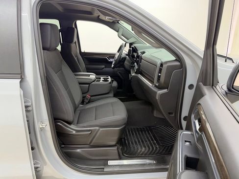 Used 2024 Chevrolet Silverado 1500 LT AWD/4WD image 9