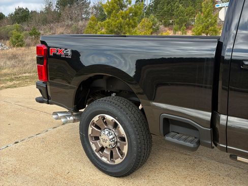 New 2025 Ford F350 King Ranch w/ FX4 Off-Road Package image 27