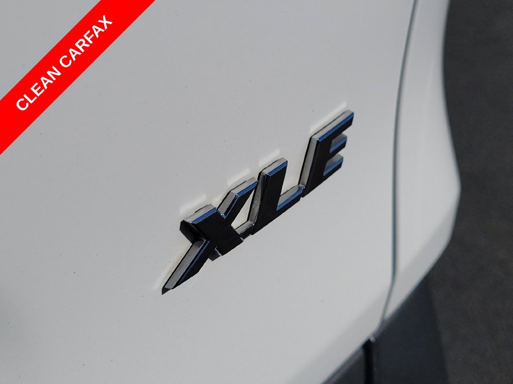 Used 2021 Toyota RAV4 XLE w/ Carpet Mat Package (TMS) FWD image 10