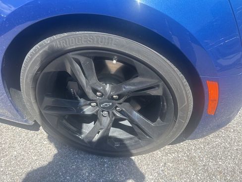 Used 2022 Chevrolet Camaro LT w/ RS Package image 8