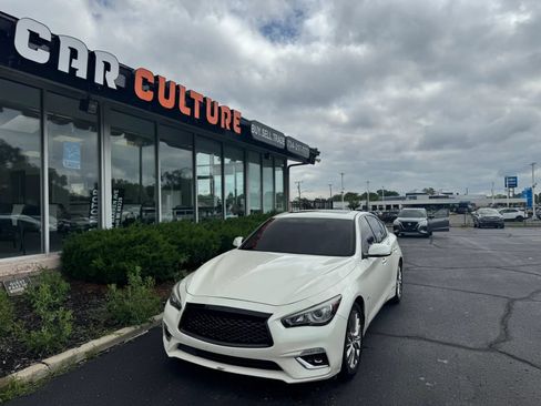 Used 2019 INFINITI Q50 Luxe w/ Essential Package (3.0T Luxe) AWD/4WD image 2