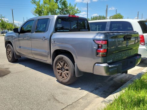 Used 2022 Nissan Frontier SV RWD image 4