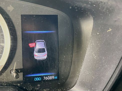 Used 2020 Toyota Corolla LE FWD image 12