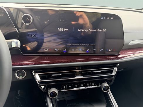 New 2026 Chevrolet Traverse Z71 w/ Driver Confidence Package image 17