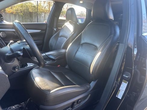 Used 2019 INFINITI QX50 Essential w/ Premium Heat Package image 7