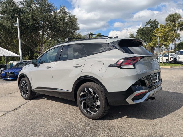 Used 2025 Kia Sportage SX AWD/4WD image 3