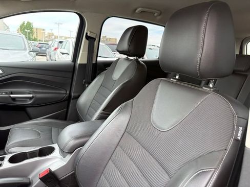 Used 2016 Ford Escape SE w/ SE Chrome Package FWD image 14