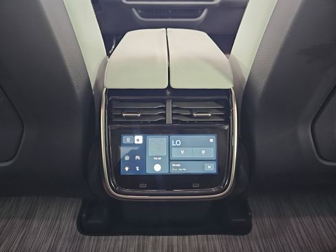 Used 2023 Rivian R1T Adventure image 28