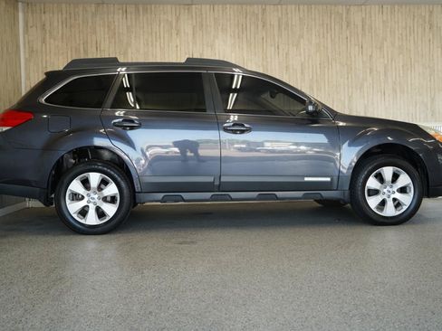 Used 2012 Subaru Outback 2.5i Limited w/ Moonroof Pkg AWD/4WD image 6