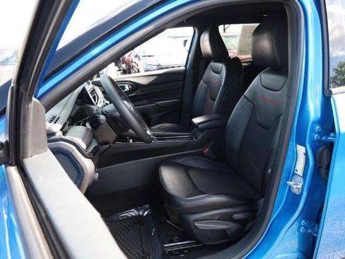 Used 2025 Jeep Compass Trailhawk AWD/4WD image 8