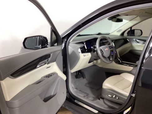 Used 2021 Cadillac XT6 Premium Luxury AWD/4WD image 9