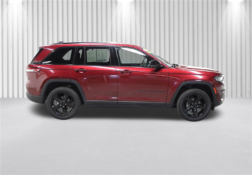 Certified 2023 Jeep Grand Cherokee Altitude AWD/4WD image 2