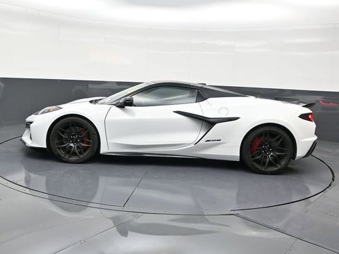 Used 2026 Chevrolet Corvette Z06 RWD image 2