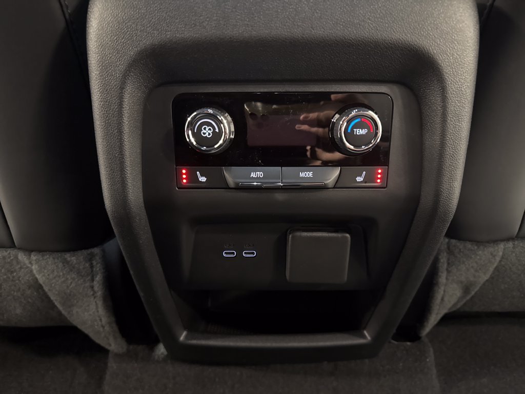 New 2027 Chevrolet Traverse RS AWD/4WD image 39