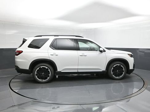 New 2026 Honda Pilot Touring image 11