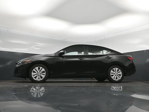 Used 2025 Nissan Sentra S FWD image 39