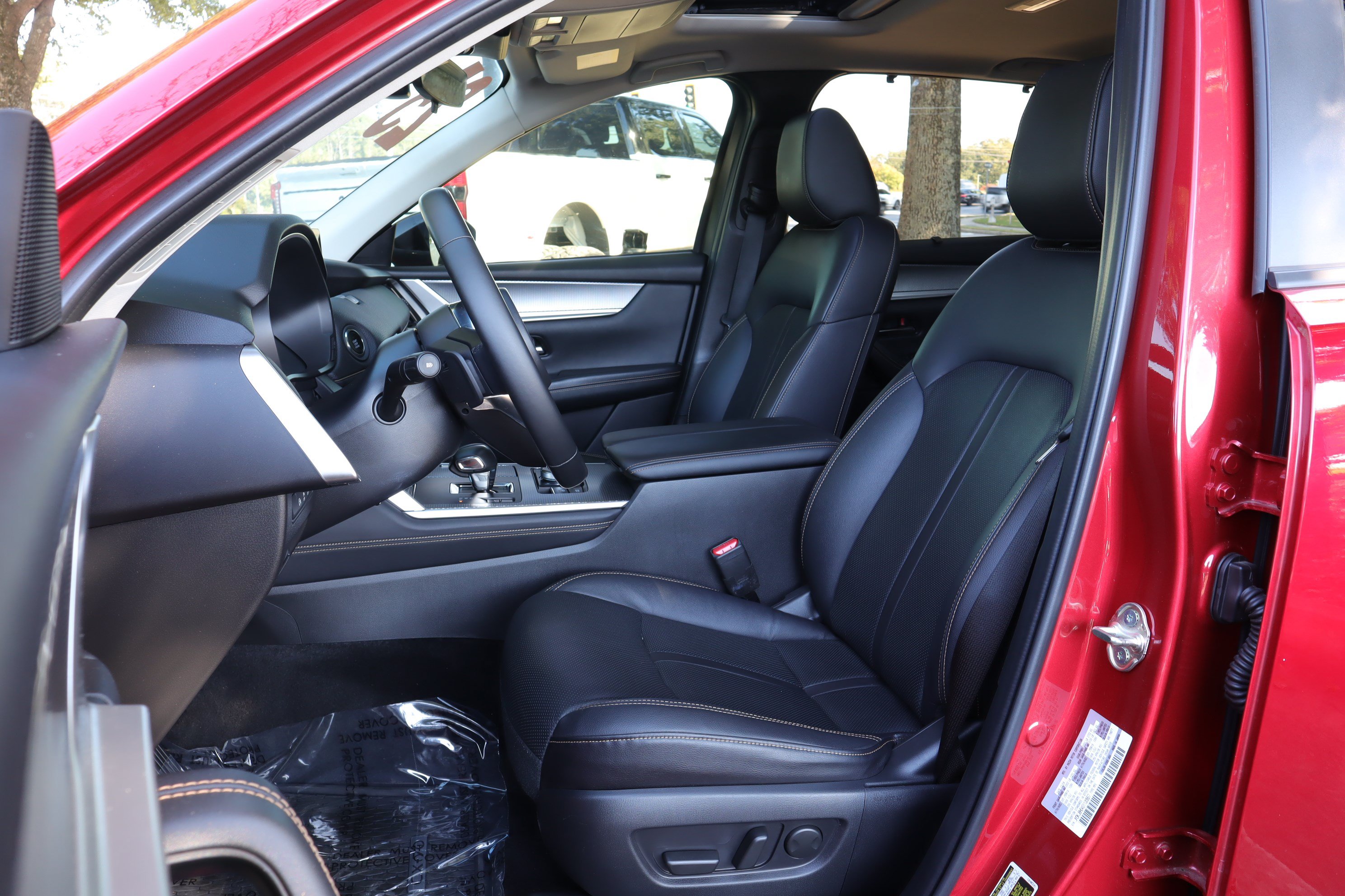 Certified 2025 MAZDA CX-70 3.3 Turbo w/ Preferred Package AWD/4WD image 9