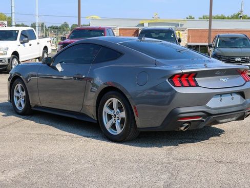 Used 2024 Ford Mustang Coupe image 5