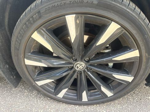 Certified 2024 Toyota Crown Platinum AWD/4WD image 9