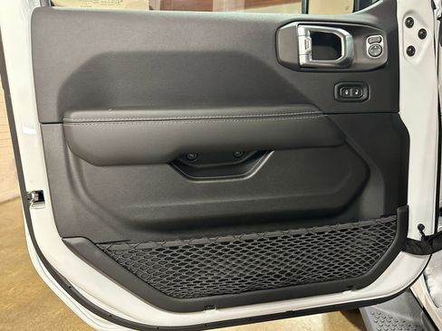 Used 2021 Jeep Wrangler Unlimited Sahara w/ Uconnect 4C Nav & Sound Group image 23