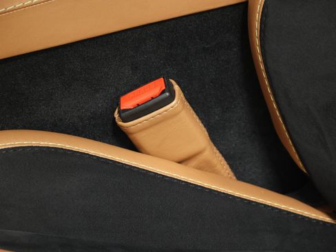 Used 2020 Aston Martin DB11 AMR image 18