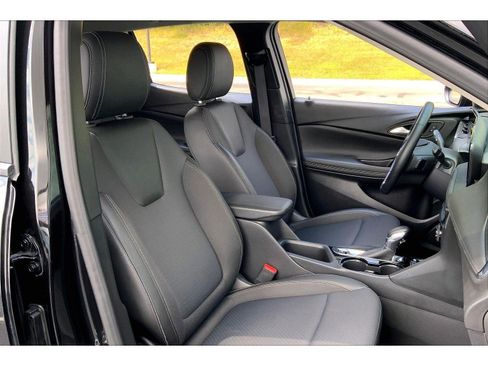 Used 2025 Buick Encore GX Preferred AWD/4WD image 7