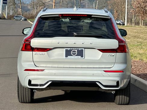 New 2026 Volvo XC60 T8 Ultra w/ Protection Package Premier AWD/4WD image 4