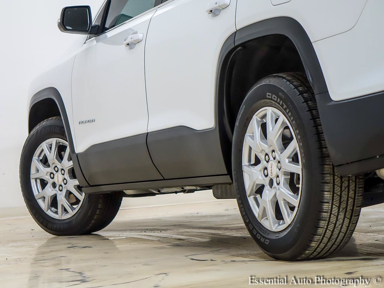 Used 2023 GMC Acadia SLT FWD image 11