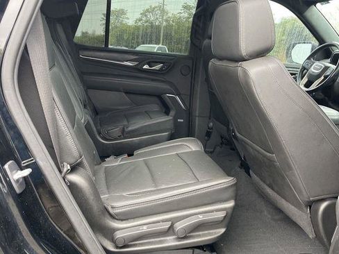 Used 2021 GMC Yukon Denali w/ Denali Premium Package image 10