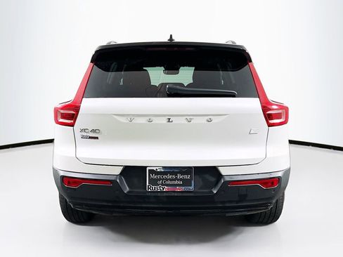 Used 2023 Volvo XC40 Recharge Core image 6
