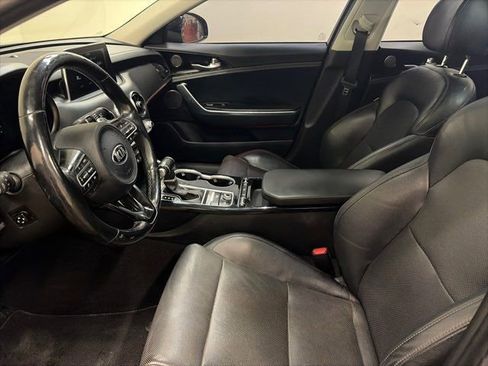Used 2018 Kia Stinger Premium image 17