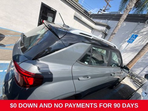 Used 2025 Hyundai Venue Limited FWD image 9