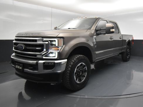 Used 2020 Ford F250 Lariat w/ Lariat Ultimate Package AWD/4WD image 2