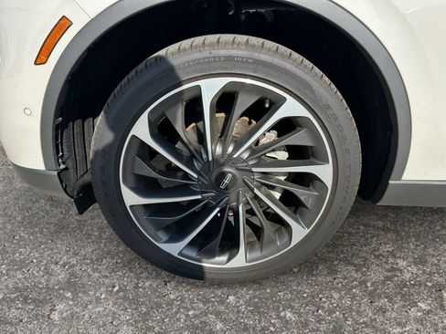 Used 2022 Lincoln Aviator Reserve w/ Equipment Group 201A image 8