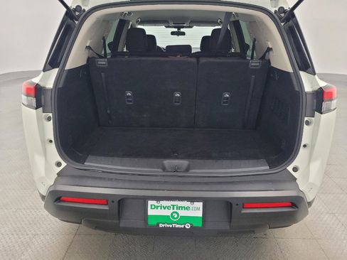 Used 2023 Nissan Pathfinder S image 29