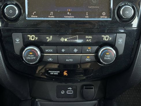 Used 2020 Nissan Rogue SV image 20