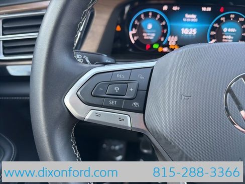 Used 2025 Volkswagen Atlas SE image 14