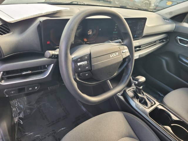 Used 2025 Kia K4 FWD image 12