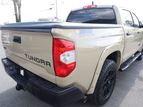Used 2017 Toyota Tundra SR5 w/ SR5 Upgrade Package image 5