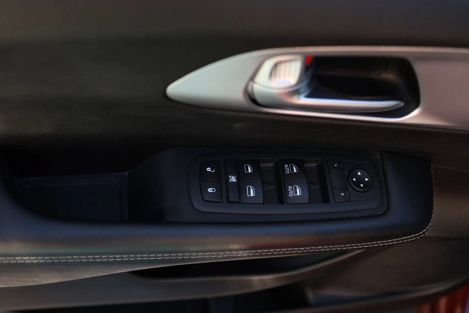 Used 2019 Chrysler Pacifica Touring-L w/ Advanced Safetytec Group FWD image 11